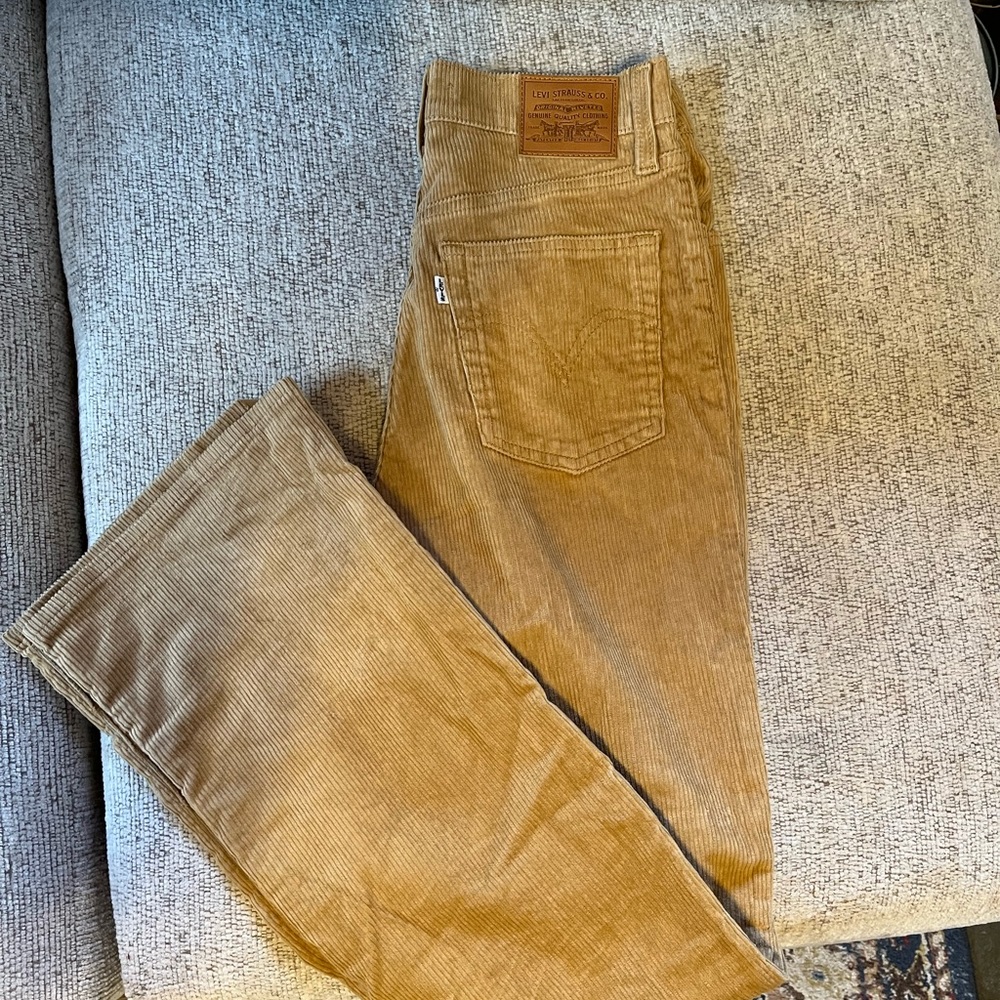 Levi’s woman’s boot cut cord pants. Size 27 never worn